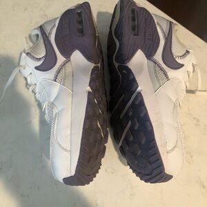 Women’s Nike Air Max size 9 1/2.